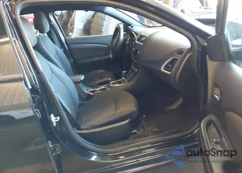 2014 Dodge Avenger Se z USA, uszkodzony, nr VIN 1C3CDZAB3EN153945